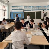 Орыс тілі мен әдебиеті пәнінің мұғалімі өз іс-тәжірибесімен бөлісу мақсатында ашық сабақ өткізді