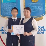 Ұзақбай Мұхаммедәли мектептегі дарынды оқушылардың бірі.